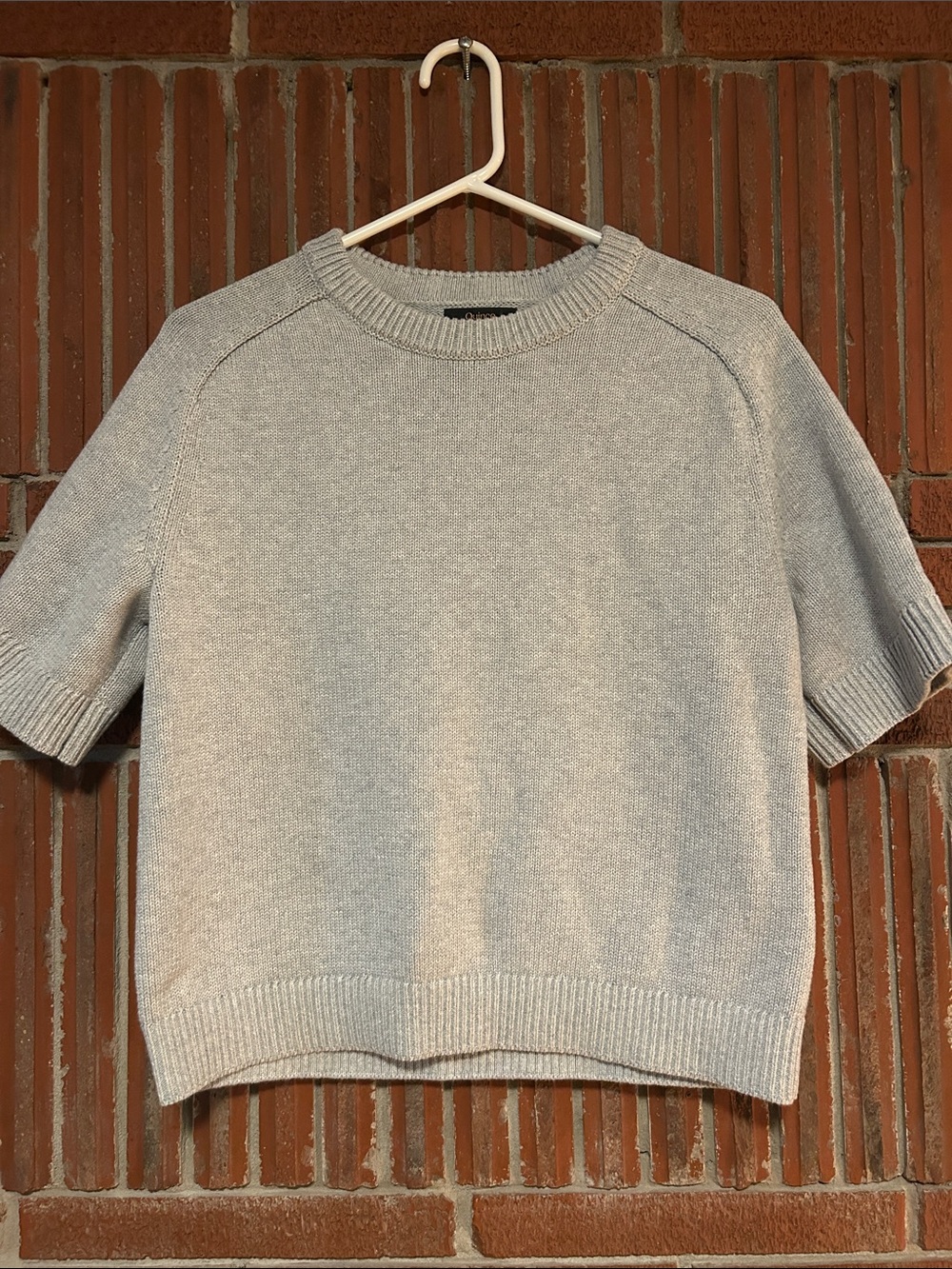 Quince women’s 100% Organic Cotton Sweater Tee size medium.
